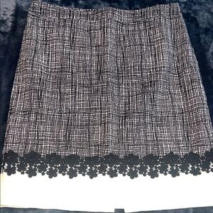 Talbots Monochrome Pencil Skirt with Lace Floral Hem Size 16